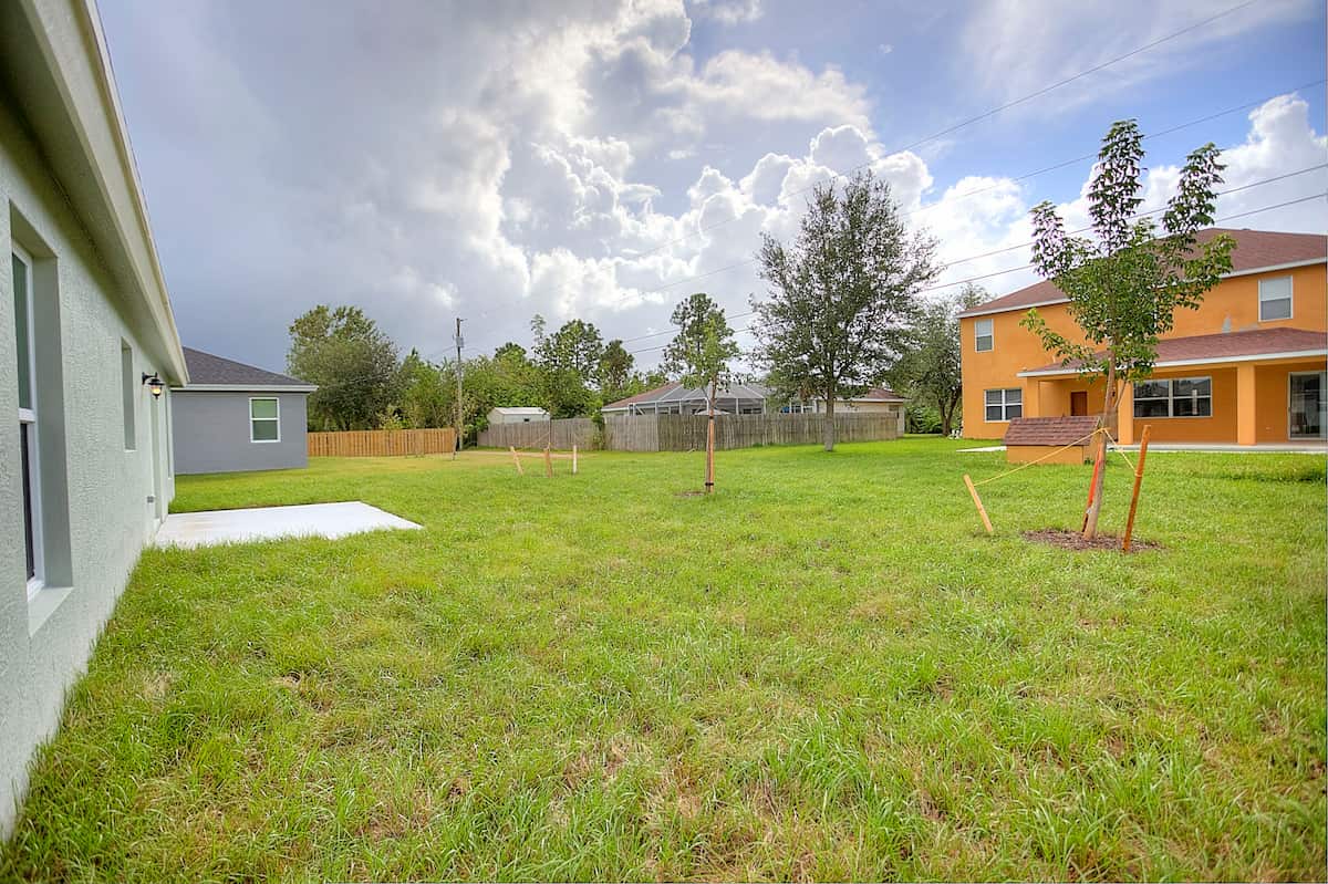 Kingston Home Model Exterior Side Yard