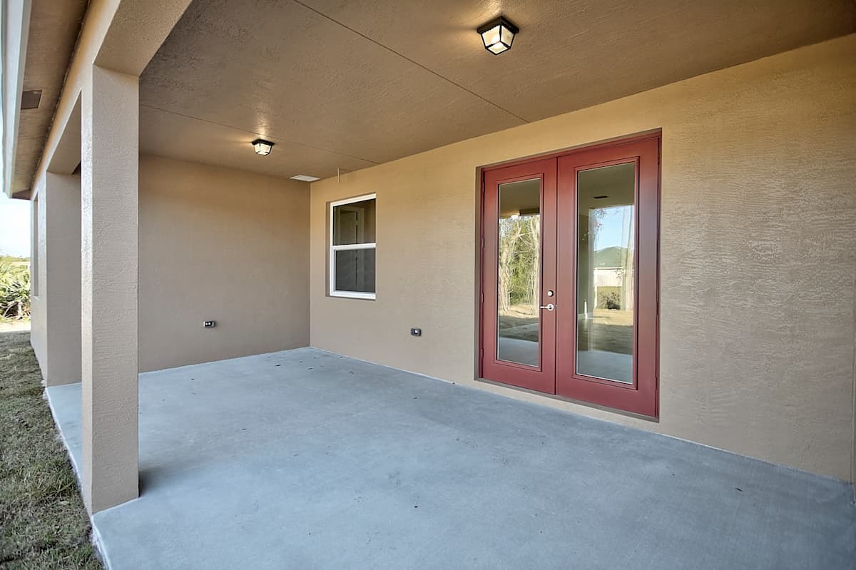 Tifton Home Model Porch